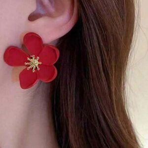 Bohemian sleepy red earrings with a touch of golden flowers for women